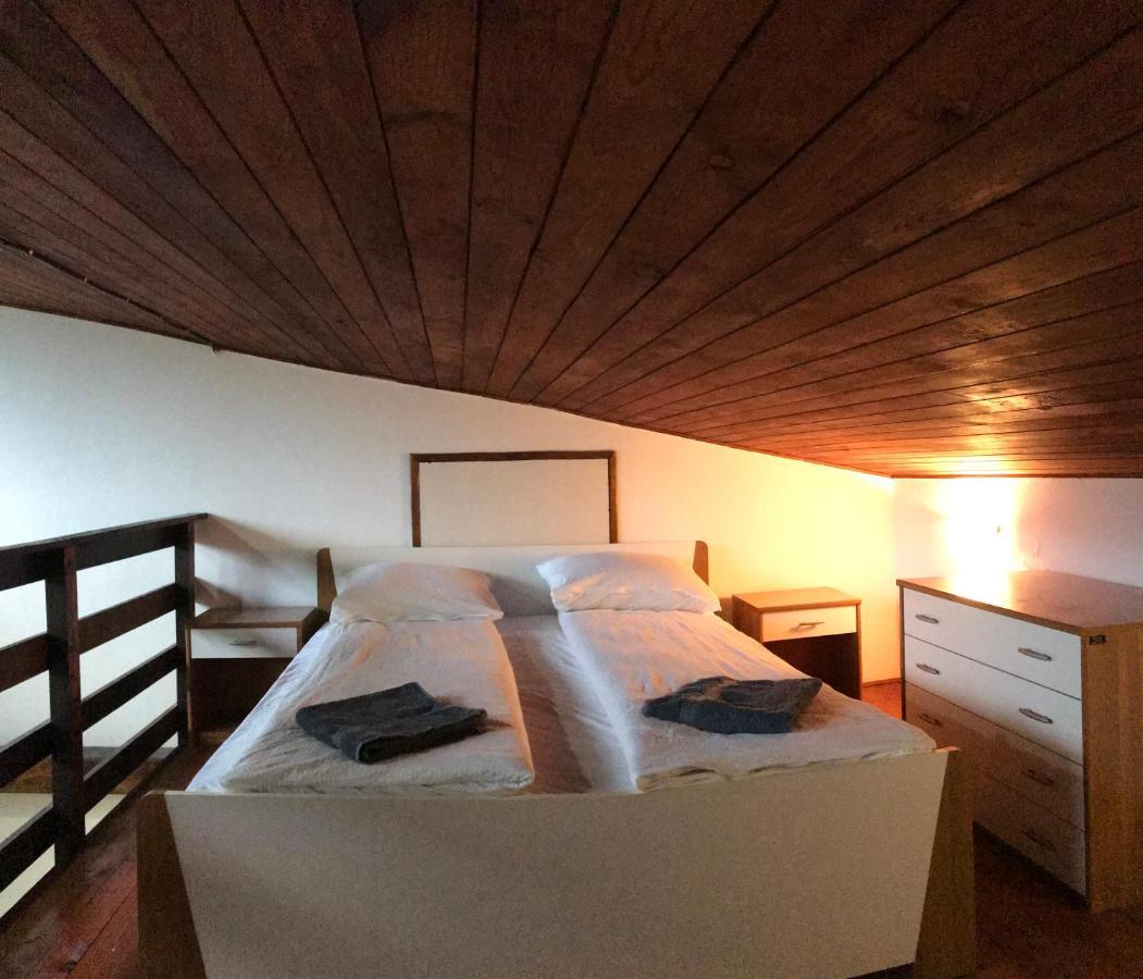 Apartmani Kosuta 첸티슈테 외부 사진